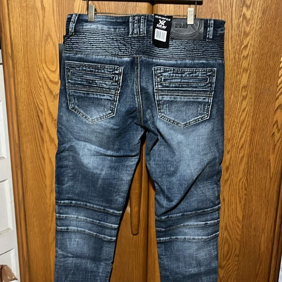 X-Ray - Picture 5 of 6